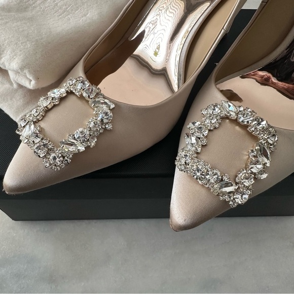 BADGLEY MISCHKA Cher Crystal Buckle Pumps Satin - Picture 5 of 10